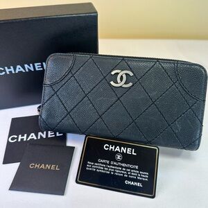 CHANEL Caviar Travel Wallet zip, sticker, card series 10 2005-06 Box, felt, COA